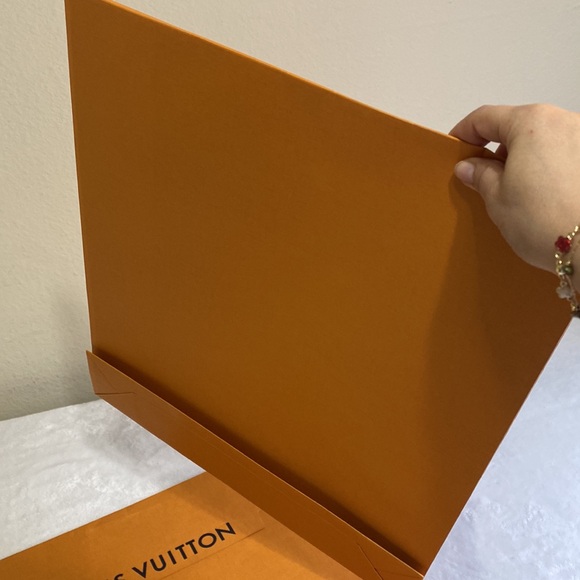 Bundle of Louis Vuitton Envelopes - Picture 3 of 6